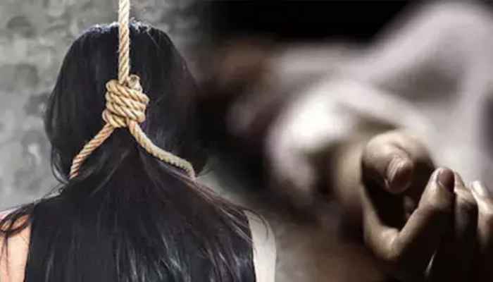 Dead body of married woman found hanging