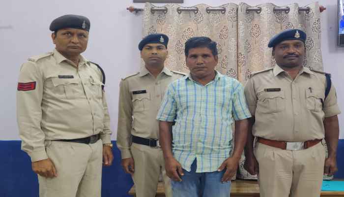 Accused absconding for 3 years who cheated 6 lakh rupees