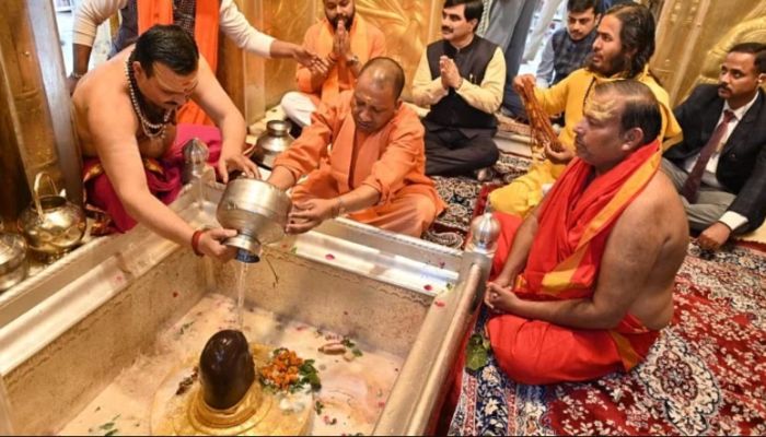 cm-yogi-adityanath-in-kashi-vishvnath