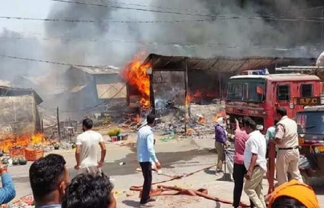 bodh-gaya-mandir-fire