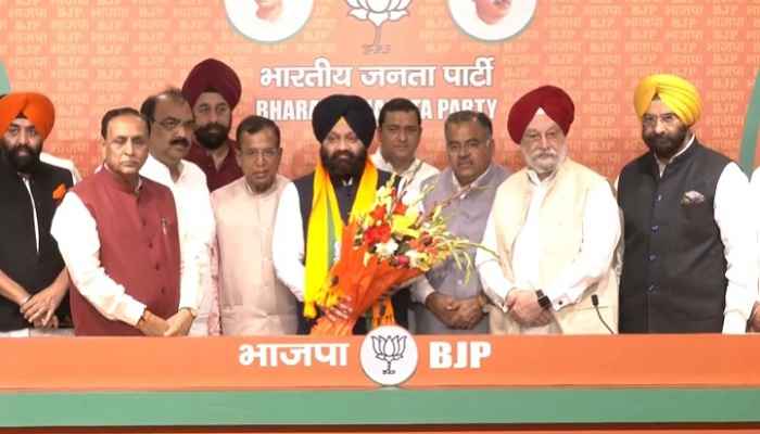 inder-iqbal-singh-atwal-joins-bjp 