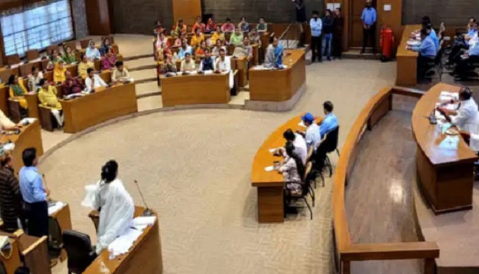 Bhopal Uproar in the meeting of the city council regarding the proposals of MIC, the siege of the seat twice
