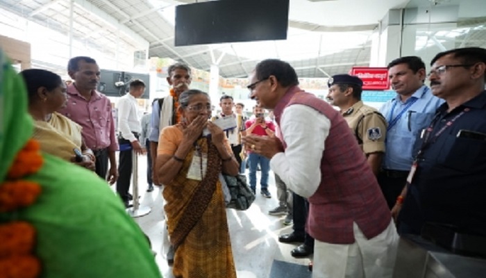 Madhya Pradesh CM started air pilgrimage for the elderly
