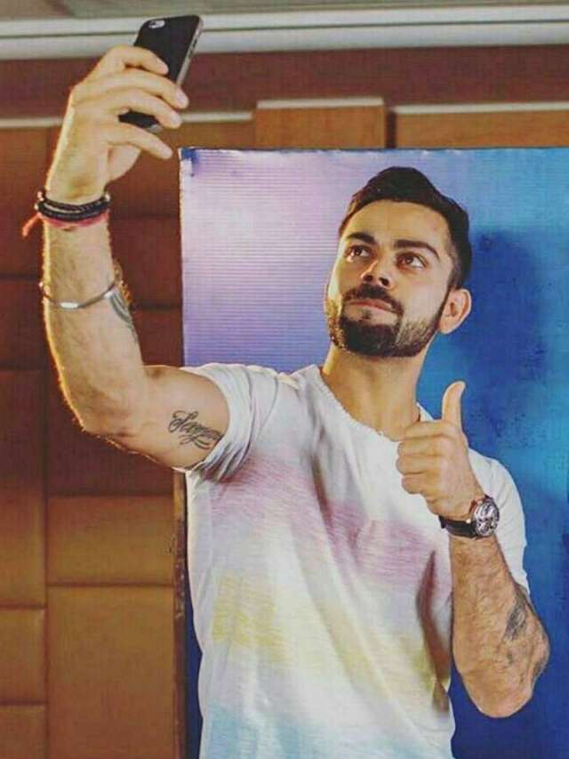 Which-mobile-does-Virat-Kohli-use