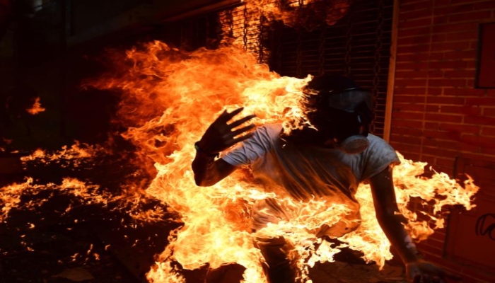 fire-suicide-lucknow