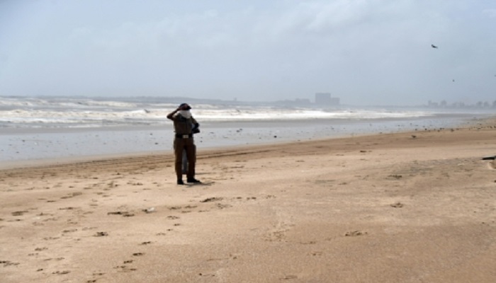 Four minors drowned in the sea in Juhu, Mumbai.
