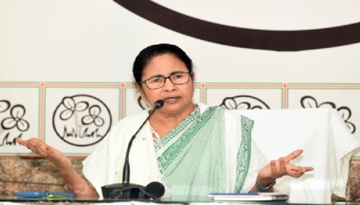 
Odisha CM Mamta Banerjee visit Odisha train accident site