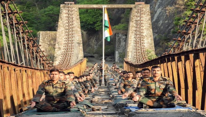 indian-army-yoga-in-rajouri