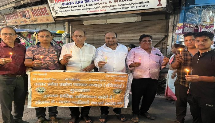 odisha train accident- Moradabad businessmen paid tribute to the dead