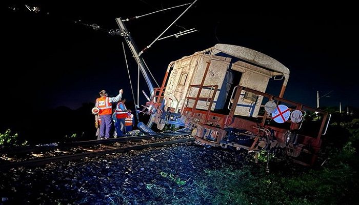 Goods train derailed Jabalpur-Itarsi rail line many trains affected