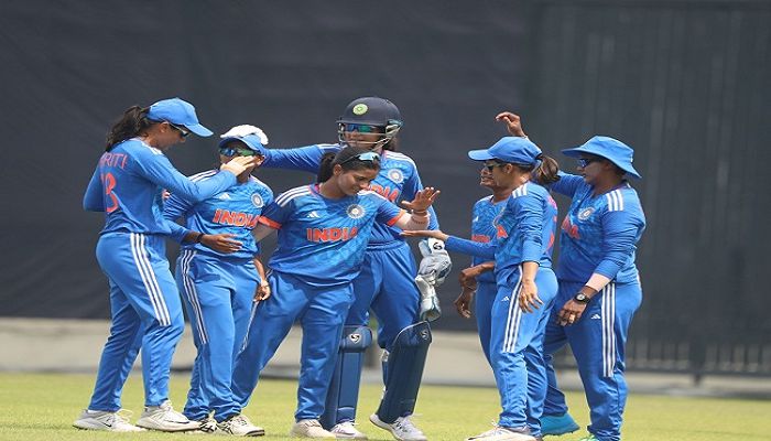 Indian women team beat Bangladesh by 7 wickets in first T20