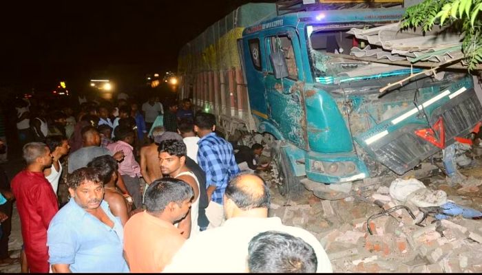 Pratapgarh-Road-accident