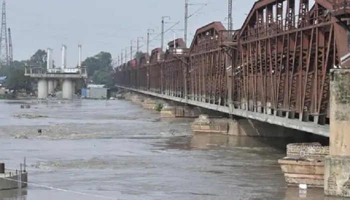  Yamuna river Delhi again raging above danger mark warning evacuate low-lying areas