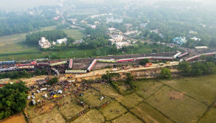 odisha train accident cbi railway three arrested 