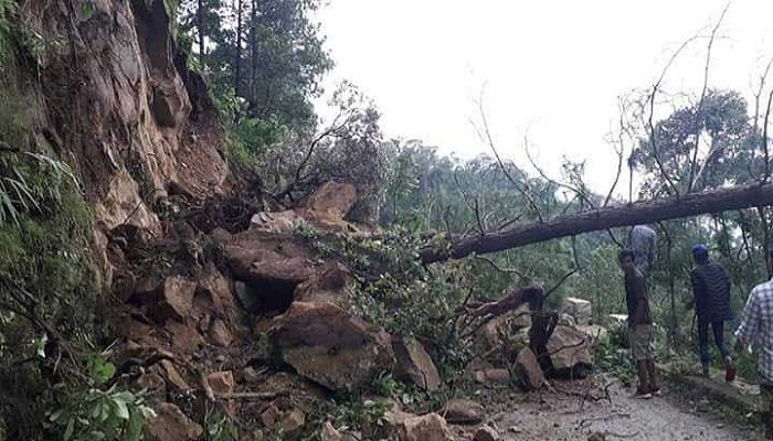 Nepal All roads connecting Kathmandu blocked due to landslides