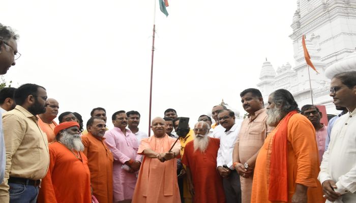 cm-yogi-har-ghar-tiranga