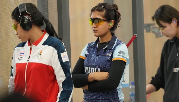 asian-games-esha-singh-bags-silver