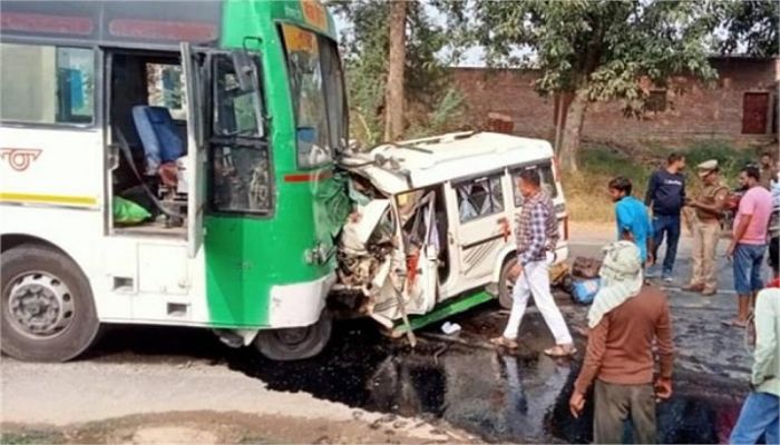 panna-road-accident.