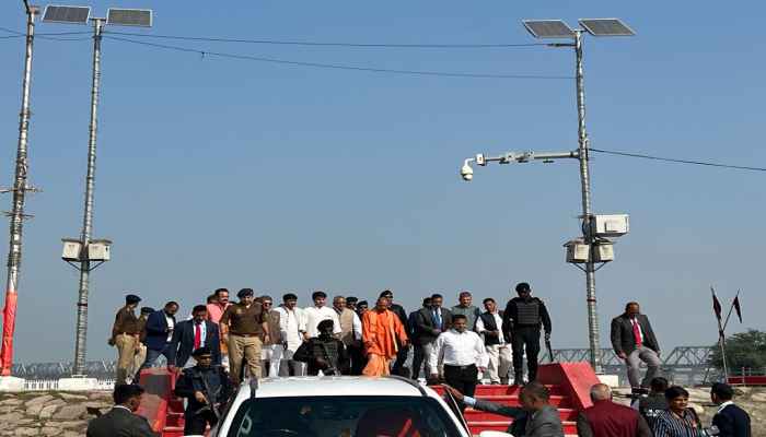 CM Yogi reached Ayodhya with VK Singh and Scindia