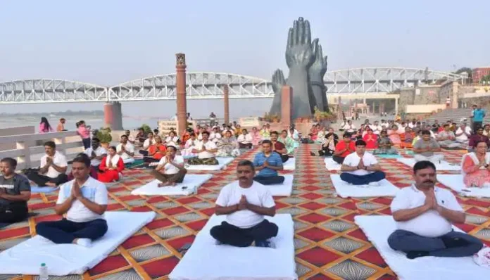 international-yoga-day-in-up