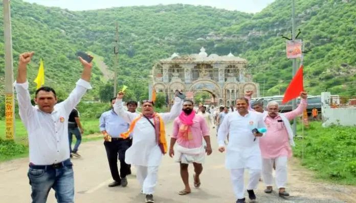 braj-mandal-jalabhishek-yatra-peacefully