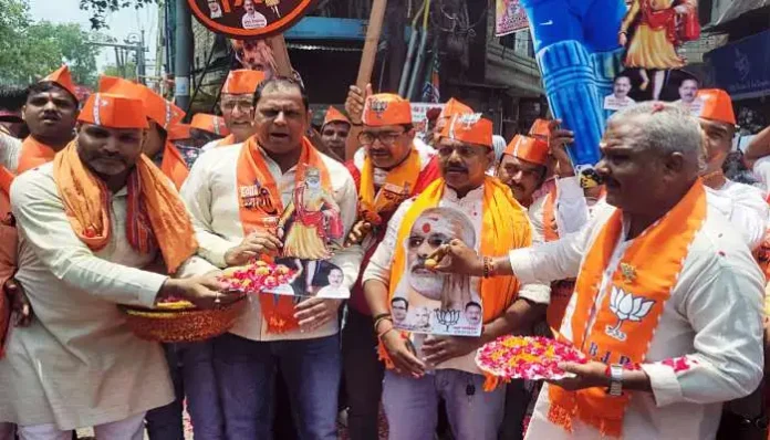 dimple-yadav-sakshi-maharaj-and-pm-modi