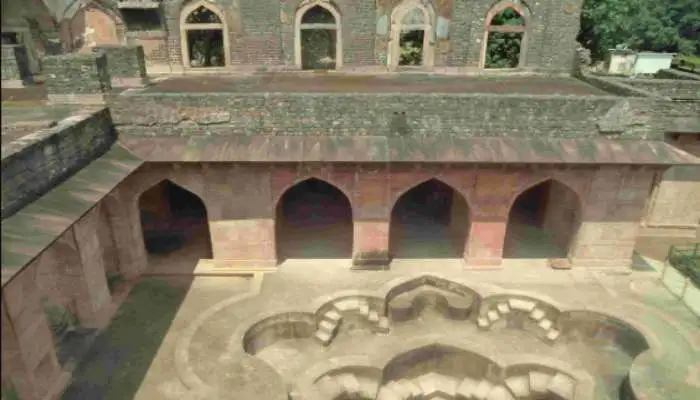 mandu-is-a-unique-example-of-art