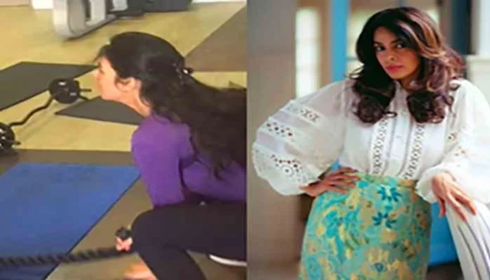 mallika-sherawat-shared-an-amazing-video-of-her-workout