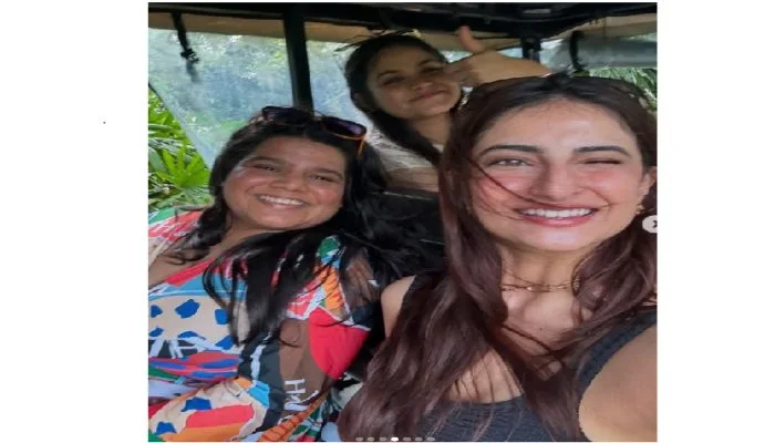 palak-tiwari-goa-trip 