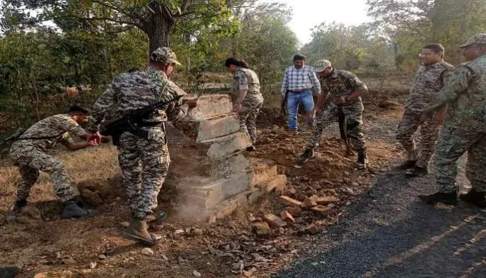 chhattisgarh-9-naxalites-killed-in-encounter