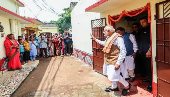 pm-modi-handed-over-keys