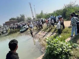 -car-fell-into-the-canal-seven-people-