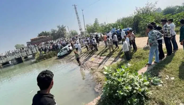 -car-fell-into-the-canal-seven-people-