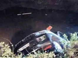 eight-killed-as-high-speed-scorpio-overturns-in-pond