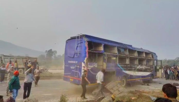 hazaribagh-bus-accident