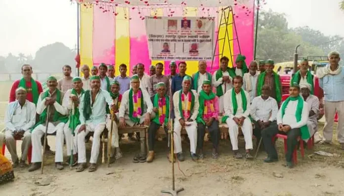 bhakiyu-workers-sit-on-dharna-in-shahjahanpur-over-