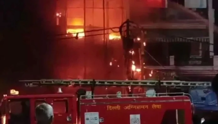 new-delhi-fire