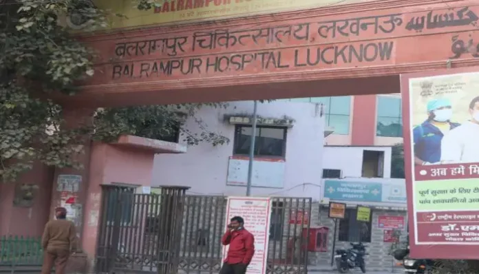 lack-of-doctors-and-machines-in-balrampur-hospital