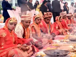 couples-held-each-others-hands-in-chandauli