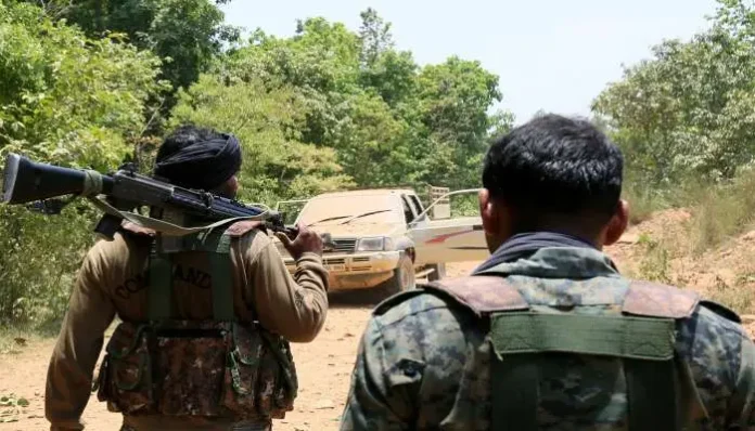 naxalites-attacked-the-police-camp-two-soldiers