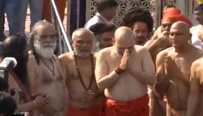 amit shah mahakumbh 2025 sangam snan cm yogi