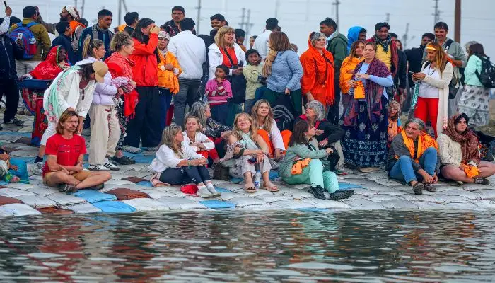 foreign-devotees-mahakumbh